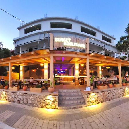 Sunset Boulevard Hotel Qeparo Dış mekan fotoğraf