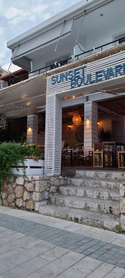 Sunset Boulevard Rooms Qeparo Dış mekan fotoğraf