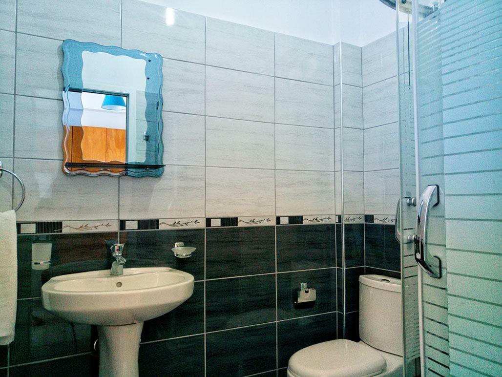 Sunset Boulevard Hotel Qeparo Dış mekan fotoğraf