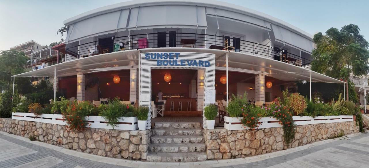 Sunset Boulevard Rooms Qeparo Dış mekan fotoğraf